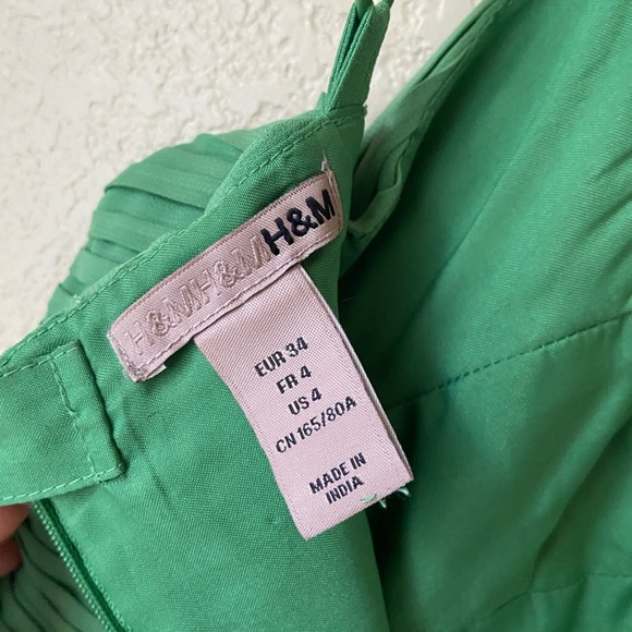 Y2K 00s H&M Europe homecoming dress pleated full skirt Tumblr - Picture 5 of 6